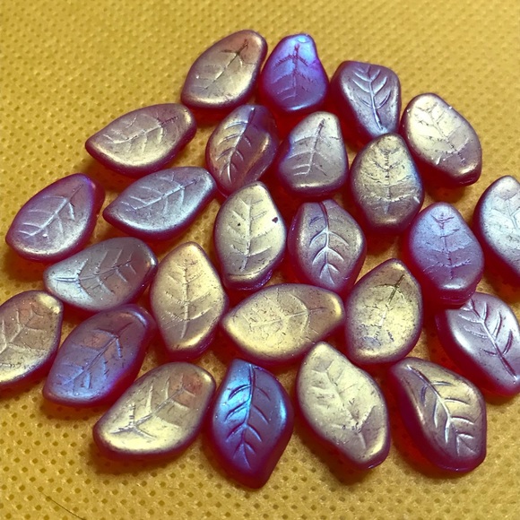 Czech glass leaves - Picture 2 of 5